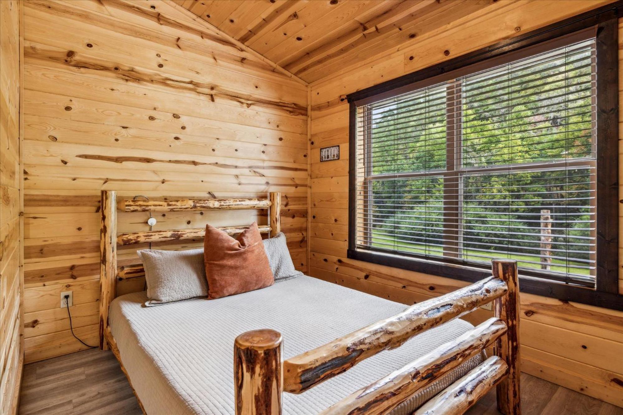 Music Row Cabin Starkeytown Exterior photo
